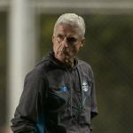 Luís Castro reage à goleada do Grêmio fora de casa pela Copa Sul-Americana