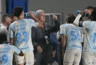 Luís Castro, do Grêmio, é direto sobre manutenção de novo esquema contra Flamengo
