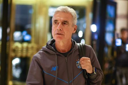 Luís Castro, técnico do Grêmio