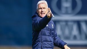 Luís Castro prepara novidades no Grêmio contra o Flamengo; veja opções