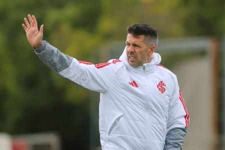 Pezzolano prepara o Inter para enfrentar o Athletic