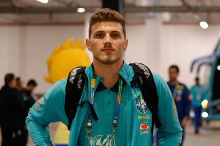 Goleiro Bento com a delegação da Seleção Brasileira • Rafael Ribeiro/CBF