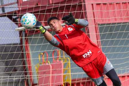 Rochet em treino do Inter antes da lesão