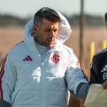 Pezzolano vai deixar o Inter para assumir Uruguai após a Copa? Treinador responde