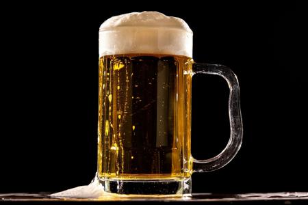 Cerveja brasileira valoriza no exterior e exportações batem recorde de US$ 218 milhões
