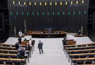 Câmara aprova 'Lei do Safrista' que garante Bolsa Família durante colheita
