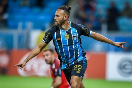 Braithwaite abriu o placar no começo de jogo