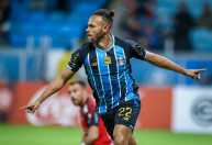 Grêmio bate Palestino e segue em busca da vaga direta às oitavas da Sul-Americana