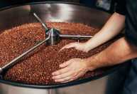 Preço do café mais consumido no Brasil cai 15% em 2026 e consumo volta a crescer