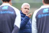 Grêmio perde dupla titular para encarar o Santos; veja opções de Luís Castro