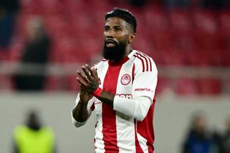 Rodinei é um dos principais jogadores do Olympiacos, da Grécia