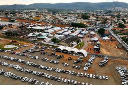 Lançamentos mundiais e máquinas com IA consolidam MG como polo de tecnologia florestal