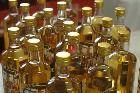 'Imposto do pecado' pode sufocar pequenos produtores de cachaça, alerta setor