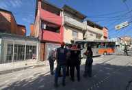 Casa em que ônibus bateu em SP corre risco de desabamento
