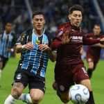 Titular do Grêmio deixa gramado com dores contra o Torque pela Sul-Americana