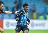 Alvo de clubes europeus, Gabriel Mec é direto sobre futuro no Grêmio