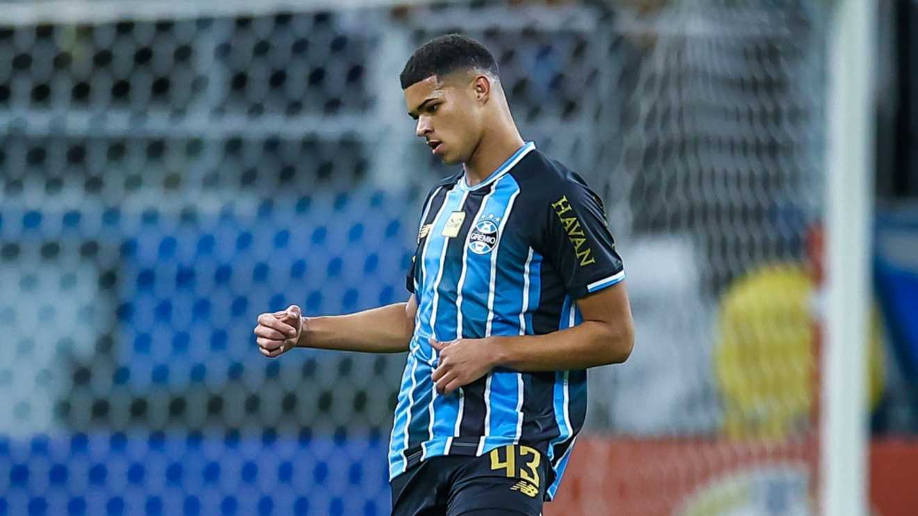Grêmio informa lesão de joia da base que virou titular com Luís Castro