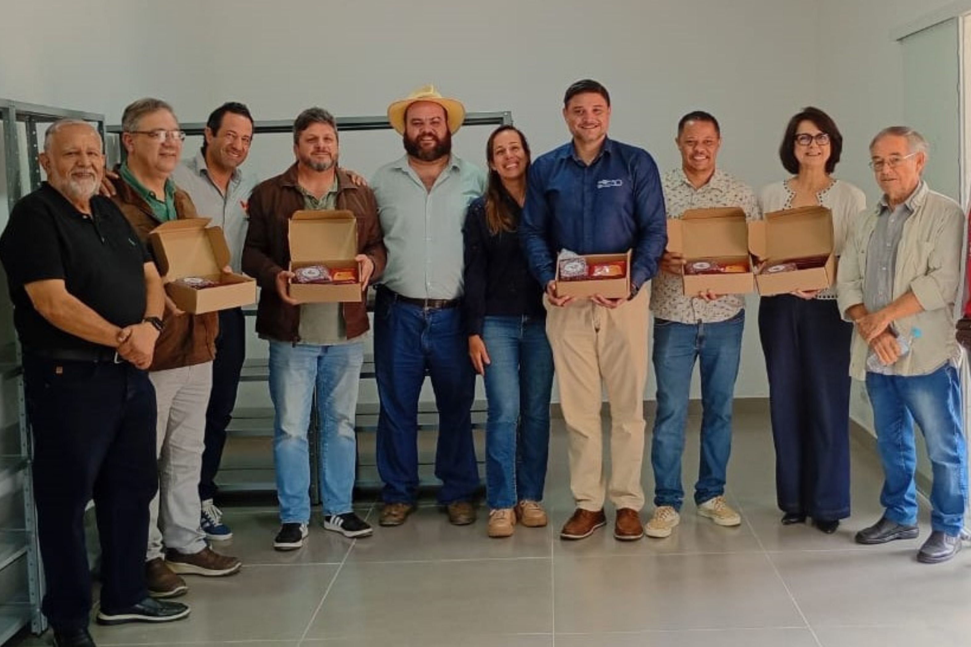 Cidade em Minas inaugura laboratório para criar insetos que protegem lavouras