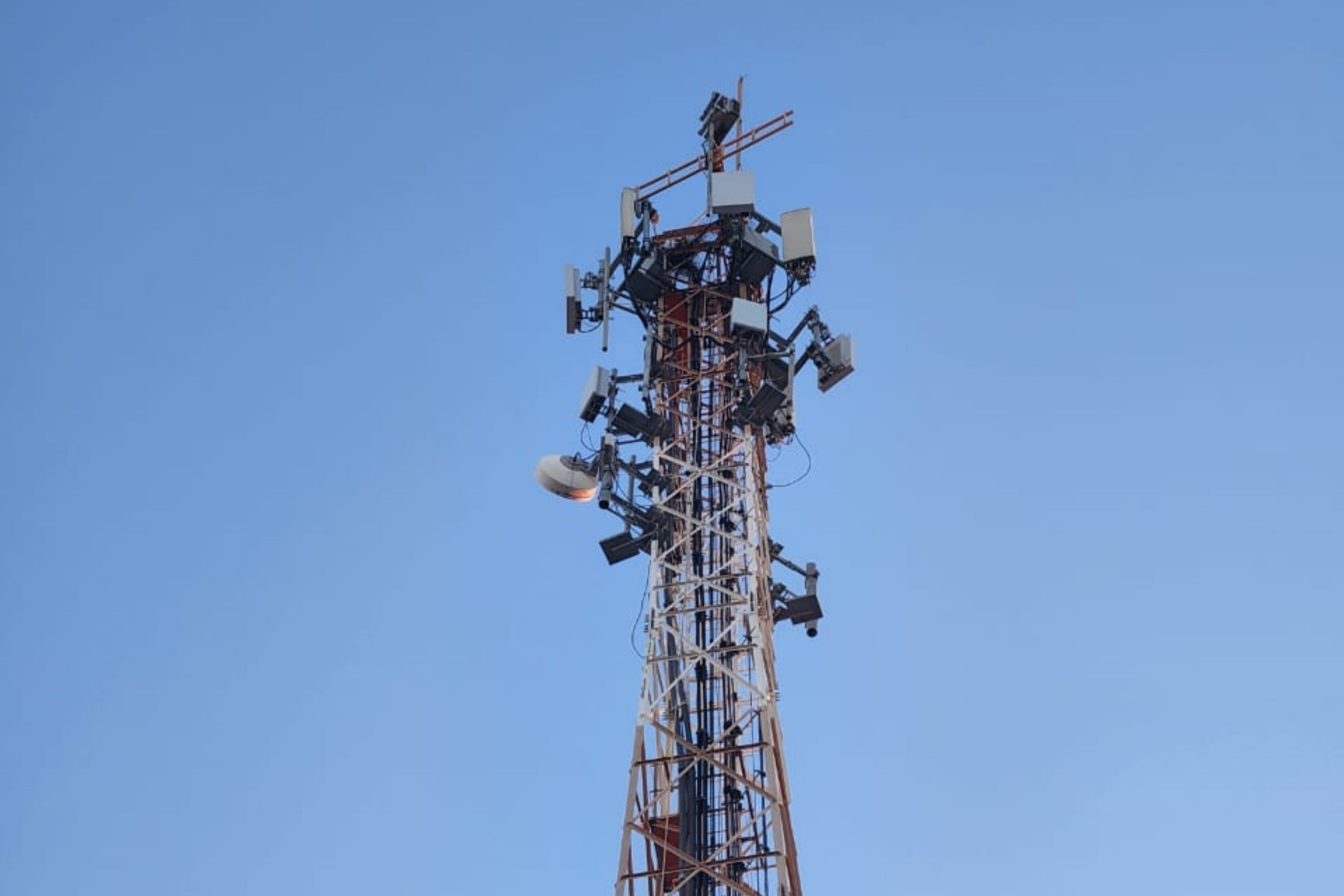 Com IA, 5G da TIM direciona sinal para multidões e gasta 15% menos energia na Grande BH