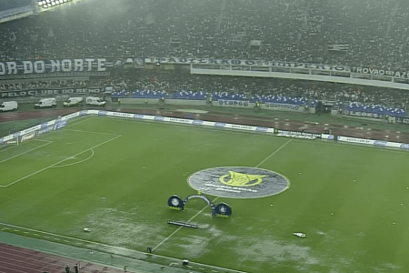 Gramado do Mangueirão encharcado pela chuva