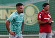 Palmeiras toma decisão e relaciona Paulinho para clássico contra o Santos