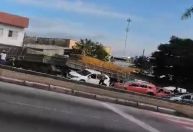 Acidente envolvendo carreta complica o trânsito na Avenida Antônio Carlos