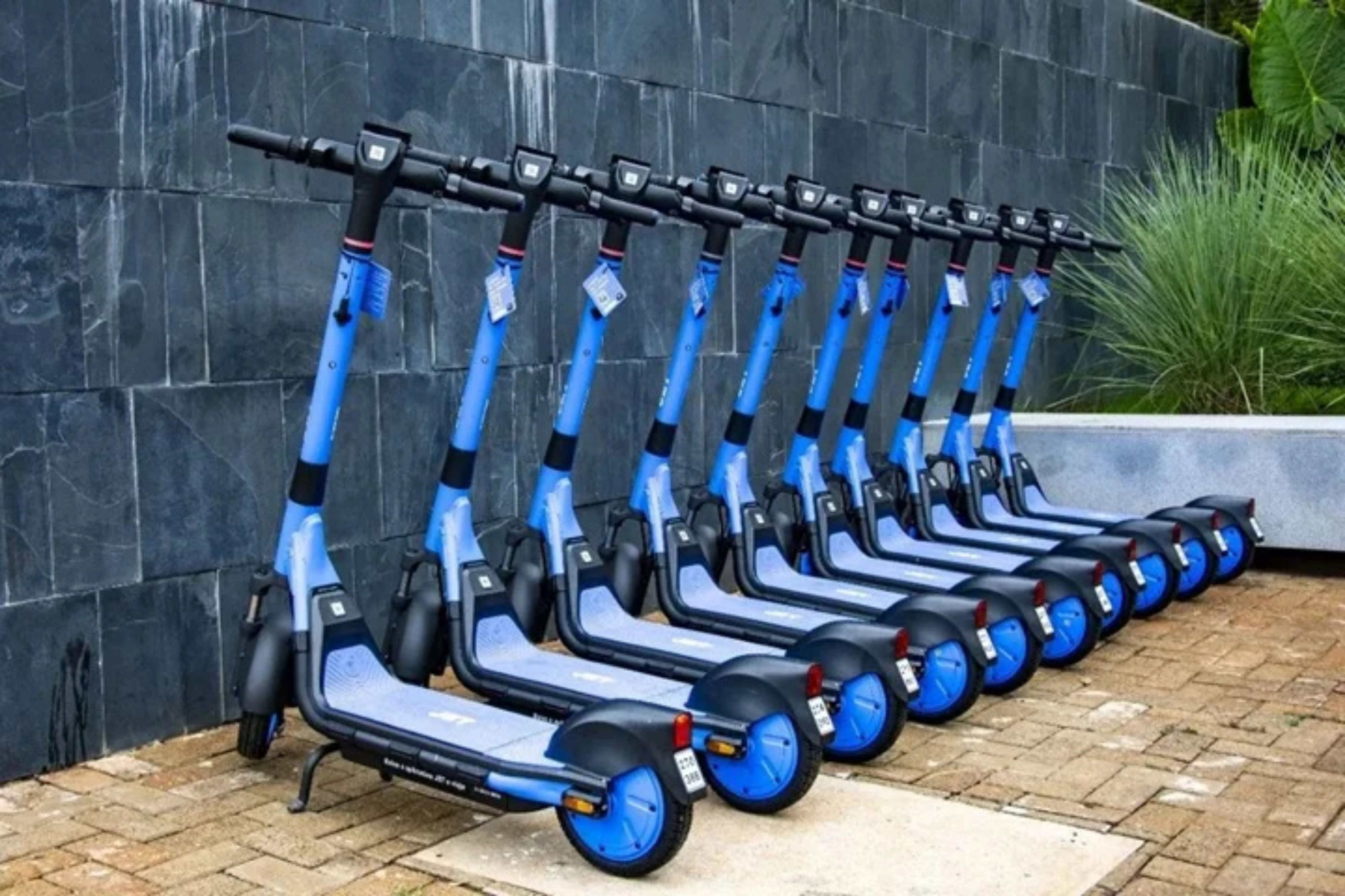 Prefeitura anuncia ‘autoescola’ para uso de patinetes elétricos em BH; veja como funciona