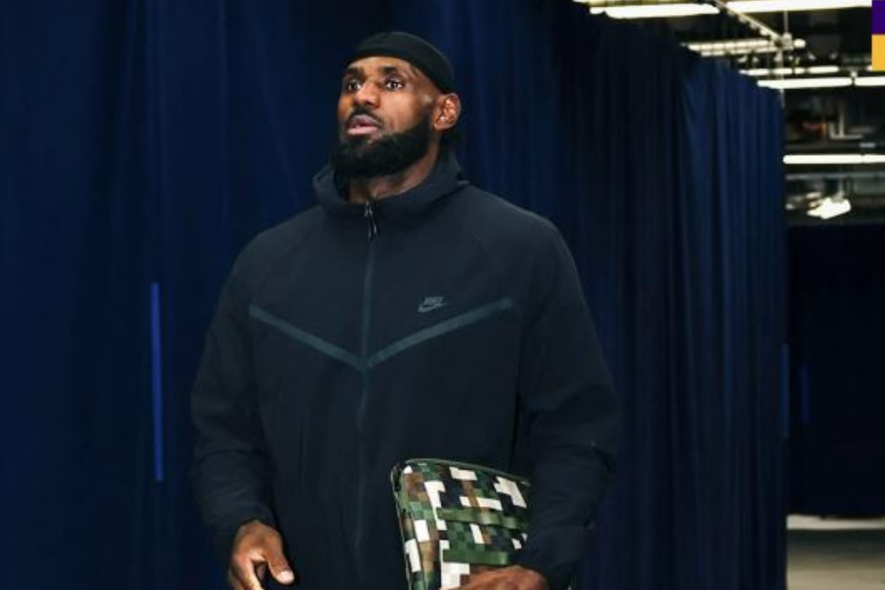 Sem contrato, LeBron James deixa futuro em aberto após eliminação dos Lakers
