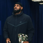 Sem contrato, LeBron James deixa futuro em aberto após eliminação dos Lakers