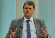 Tarcísio de Freitas se nega a comentar sobre áudios de Flávio Bolsonaro