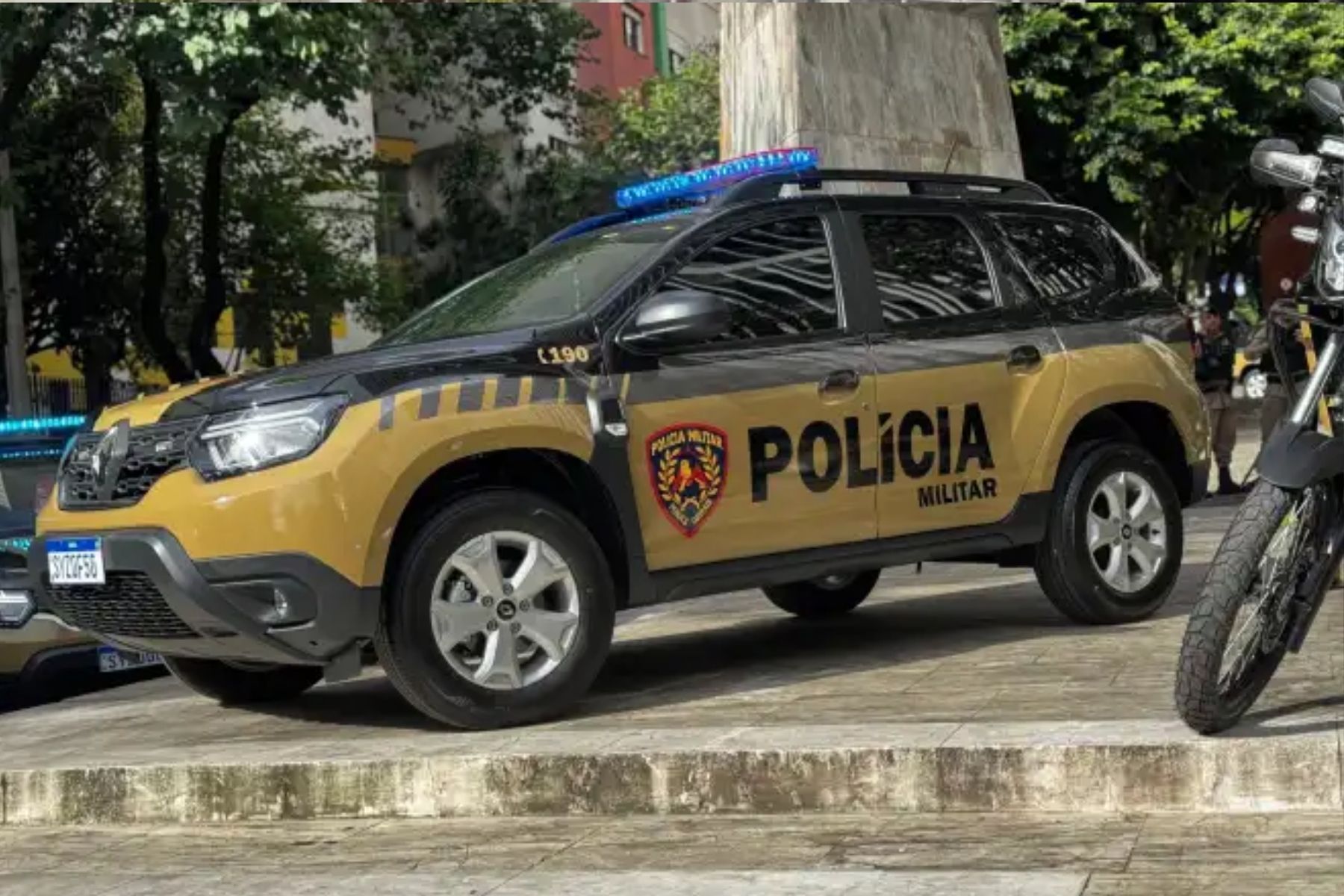 Homem mata o pai a facadas após violência contra a mãe em Ibirité