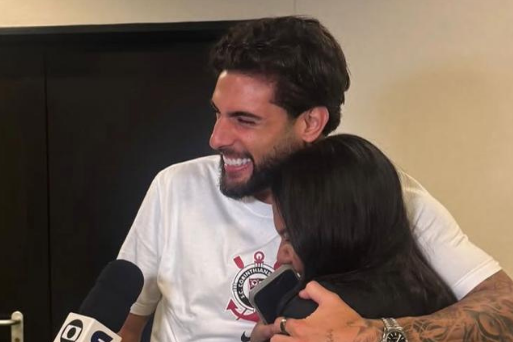 Ex-BBB, Chaiany se emociona ao ver Yuri Alberto, do Corinthians, de perto; veja vídeo