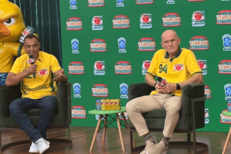 Cafu e Taffarel em evento pré-convocação para a Copa do Mundo