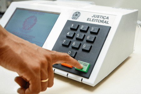Imagem de uma urna eletrônica