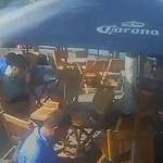 Vídeo: onda invade quiosque no Rio de Janeiro; Marinha emite alerta