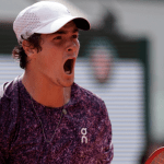 João Fonseca faz história, vence Djokovic de virada e avança em Roland Garros