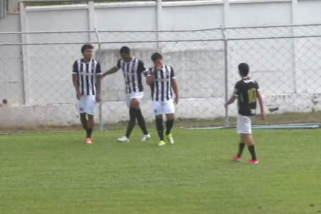 Ian Angelo marcou bonito gol na goleada atleticana