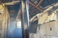 Incêndio atinge imóvel residencial e comercial em Rio Acima, na Grande BH