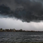 Ciclone extratropical coloca Santa Catarina em alerta com chuva intensa e rajadas de vento