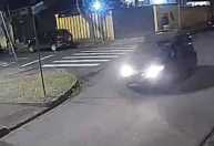 Mulher corre atrás do próprio carro após furto no bairro Planalto; veja vídeo