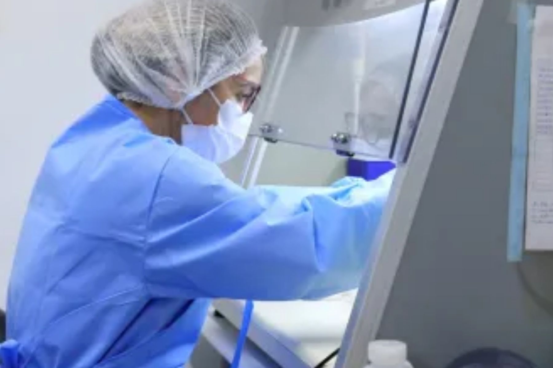 Rio de Janeiro investiga ebola em paciente com malária confirmada após viagem a Uganda