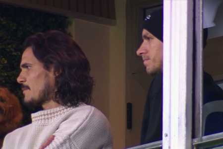 Edinson Cavani e Lucas Torreira, alvo do Atlético, acompanham jogo entre Boca Juniors e Cruzeiro no La Bombonera, pela Libertadores