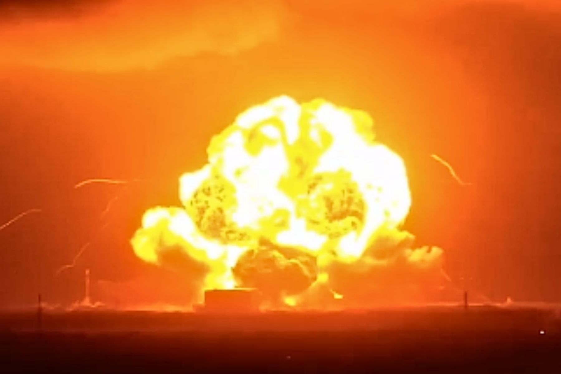 Foguete da Blue Origin, empresa de Jeff Bezos, explode durante teste; veja vídeo