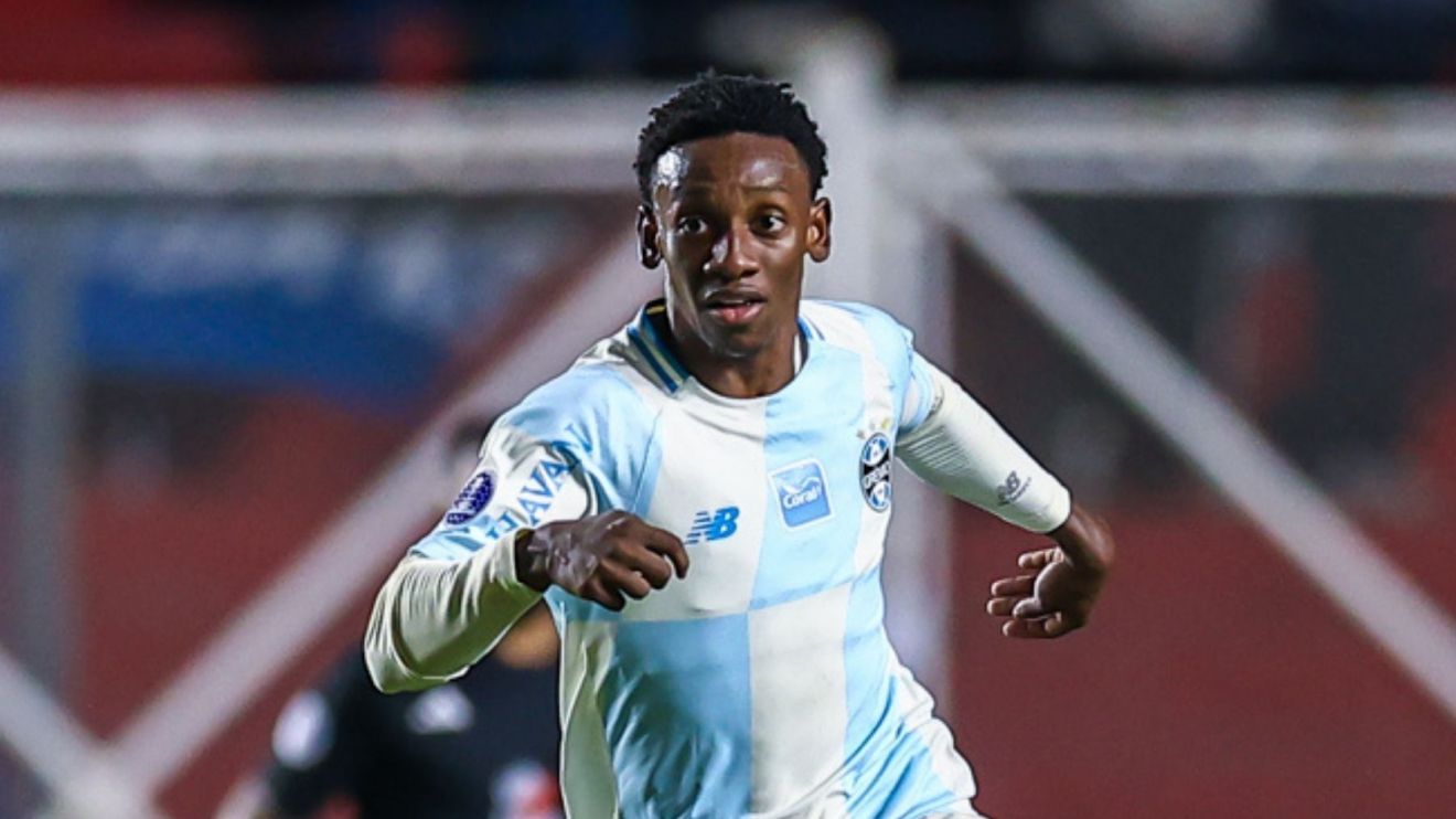 Carlos Vinicius projeta joia do Grêmio na Seleção Brasileira