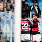 Carrascal marca, Flamengo vence fora de casa e coloca Grêmio no Z4 do Brasileiro