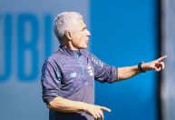 Luís Castro tem dúvida no Grêmio para encarar o Confiança pela Copa do Brasil