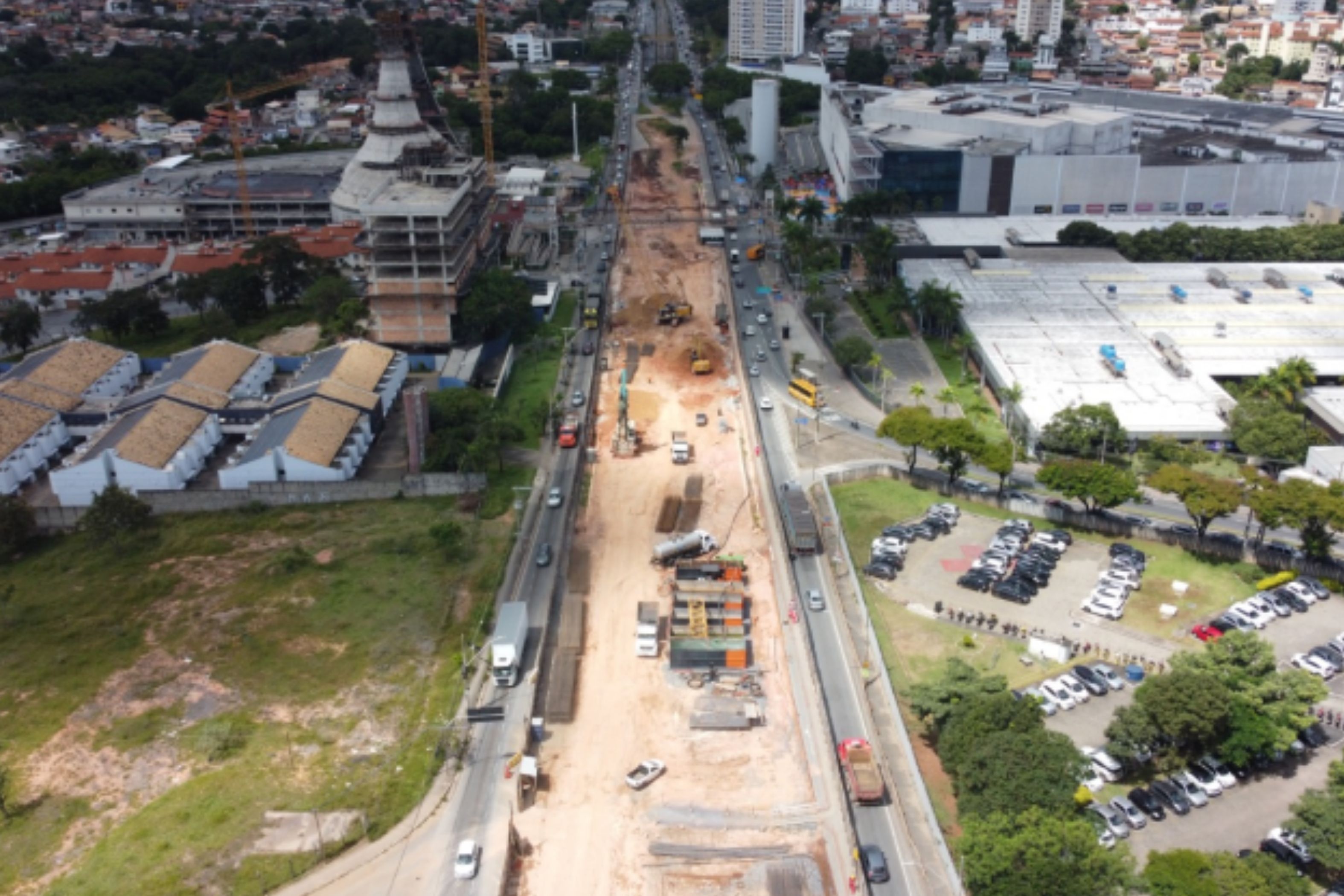 Veja o que muda na Avenida Cristiano Machado com a nova faixa no trecho da trincheira
