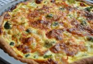 Veja como preparar torta cremosa de brócolis; receita tem 7 ingredientes e fica pronta em 40min