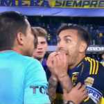 TV revela o que Paredes disse ao árbitro em revolta ao final de Boca x Cruzeiro