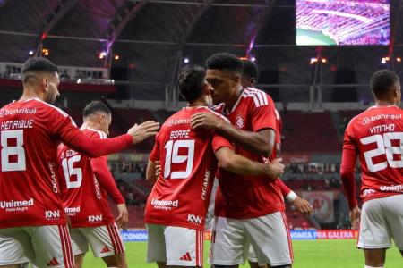 Inter celebra gol contra o Athletic